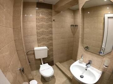 Фото номера Трехместный номер, вид на сад Гостевой дом Villa Zelenika г. Синеморец 12